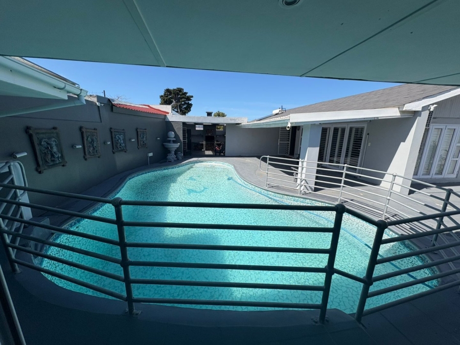 5 Bedroom Property for Sale in Baysville Eastern Cape